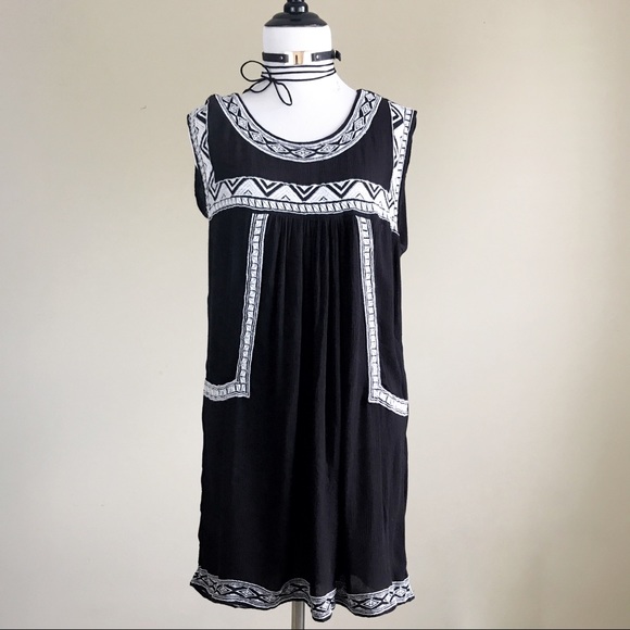 Forever 21 Black Tribal Boho Embroidered Tunic Top - Picture 1 of 7